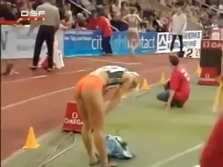 Красивая зрелые фото бесплатно девушка играет со своей киской