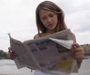 Рыжая, молодая японка с волосатой киской одновременно берет два члена в свою gjhyj phtkbt попку