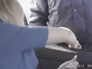 Сексуальная девушка в очках небрежно чертовски небрежно две зрелые