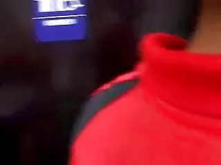 Лесбиянки лижут бритую киску задницы зрелых женщин и целуются