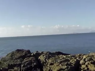 Чувак снял номер в отеле, зрелые женщины за 60 чтобы трахнуть сучку пальцами и вибратором, так как у него нет члена